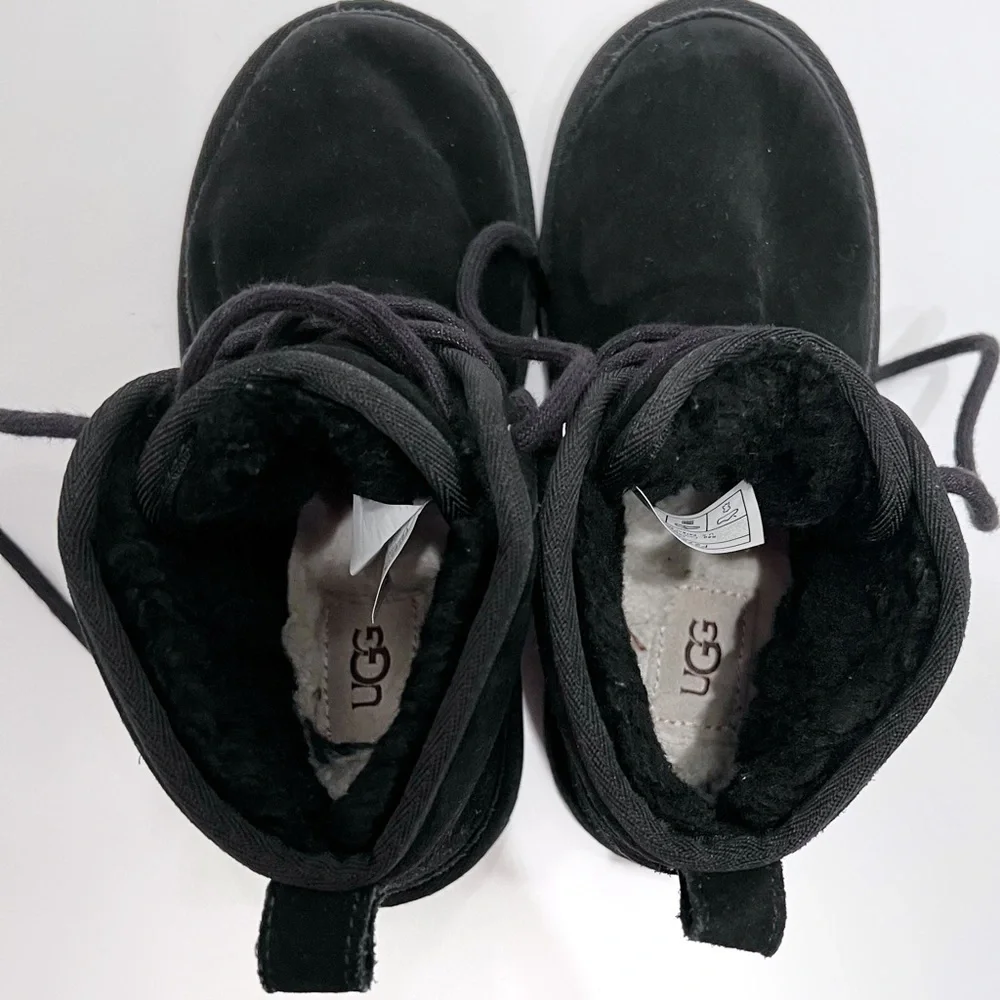 Ugg Neumel II Suede Boot Kids Black Chukka Wool Lining 1017320K Size 2
